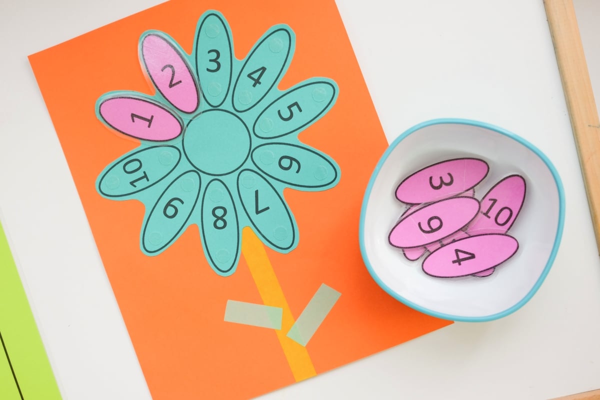 Leaf number matching learning activity for preschooler