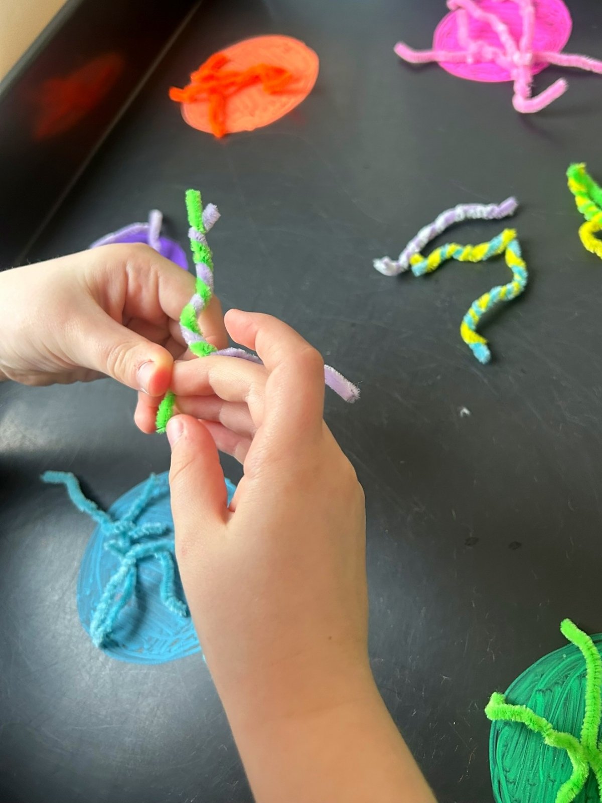 use fingers to untwist pipe cleaner